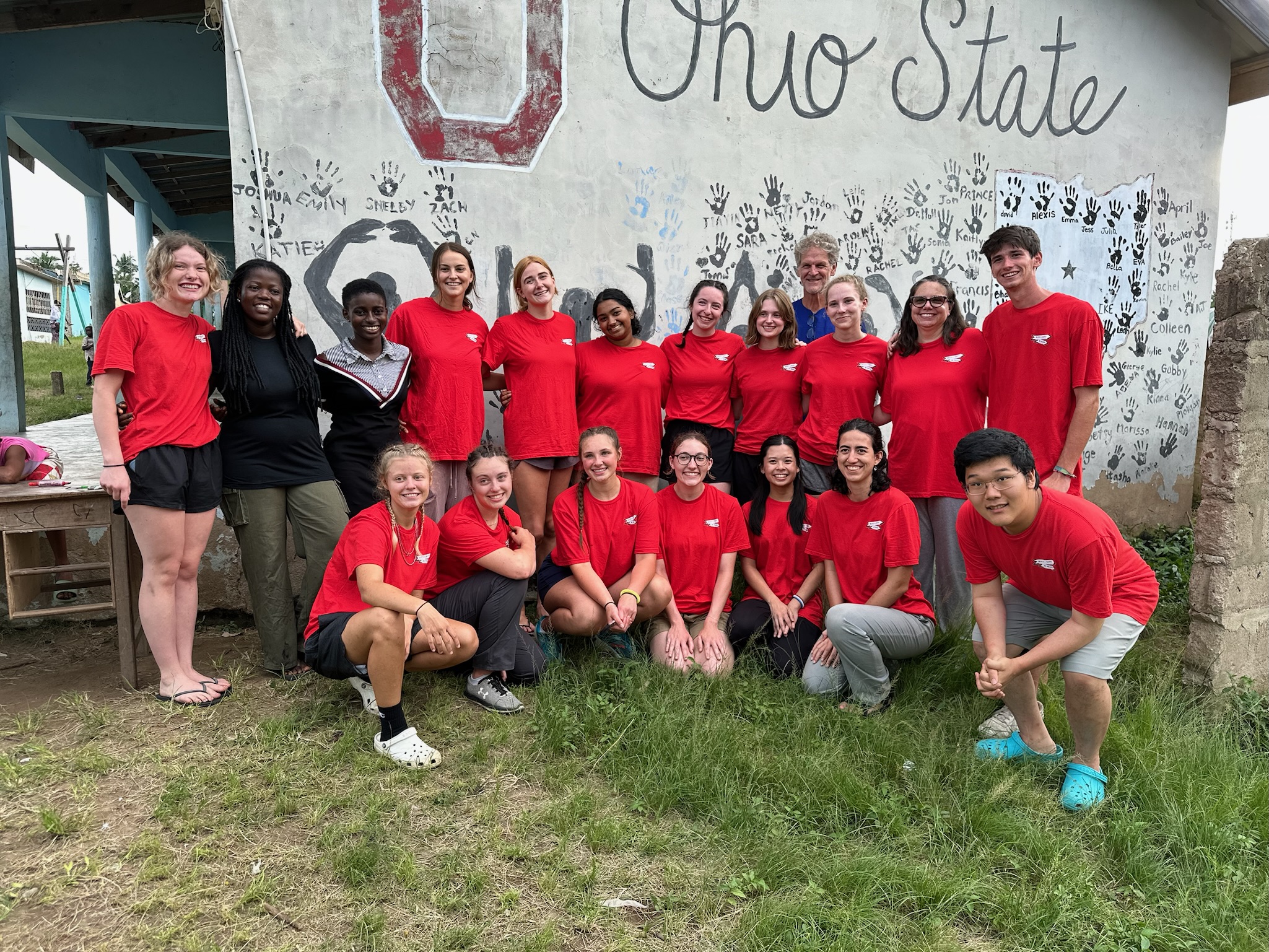 A group of students participate in a Buck-I-SERV trip in Ghana